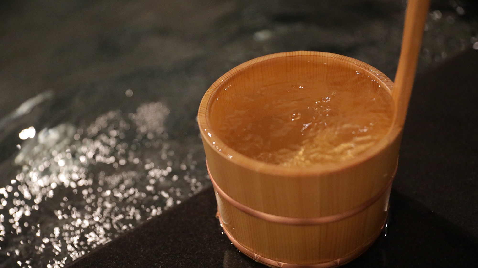 石川県名湯の別所新加賀温泉で体の芯から温まっていただけます