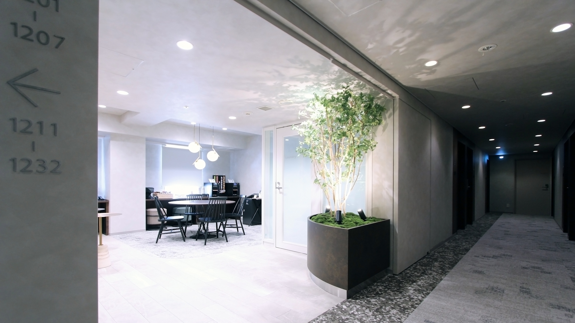 プレミアムフロアラウンジ