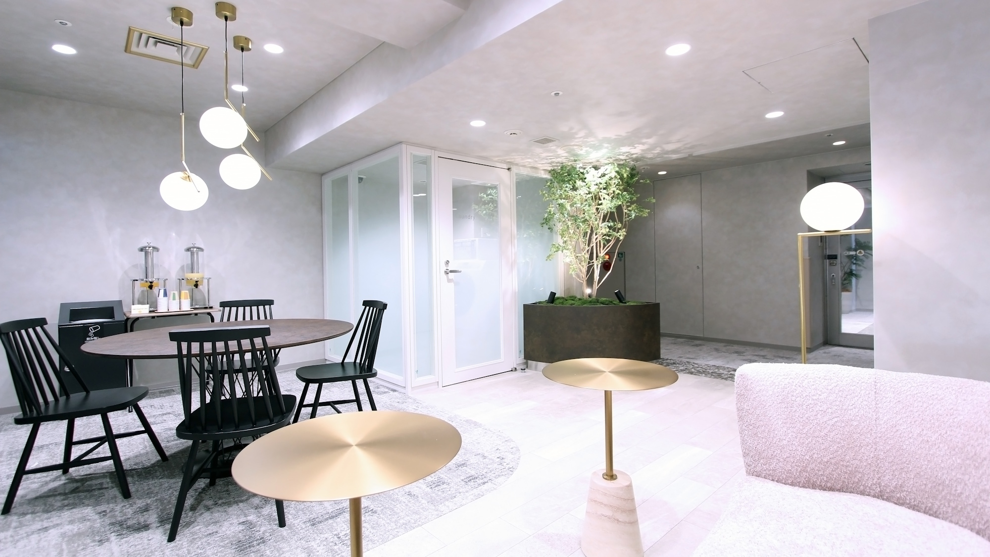 プレミアムフロアラウンジ