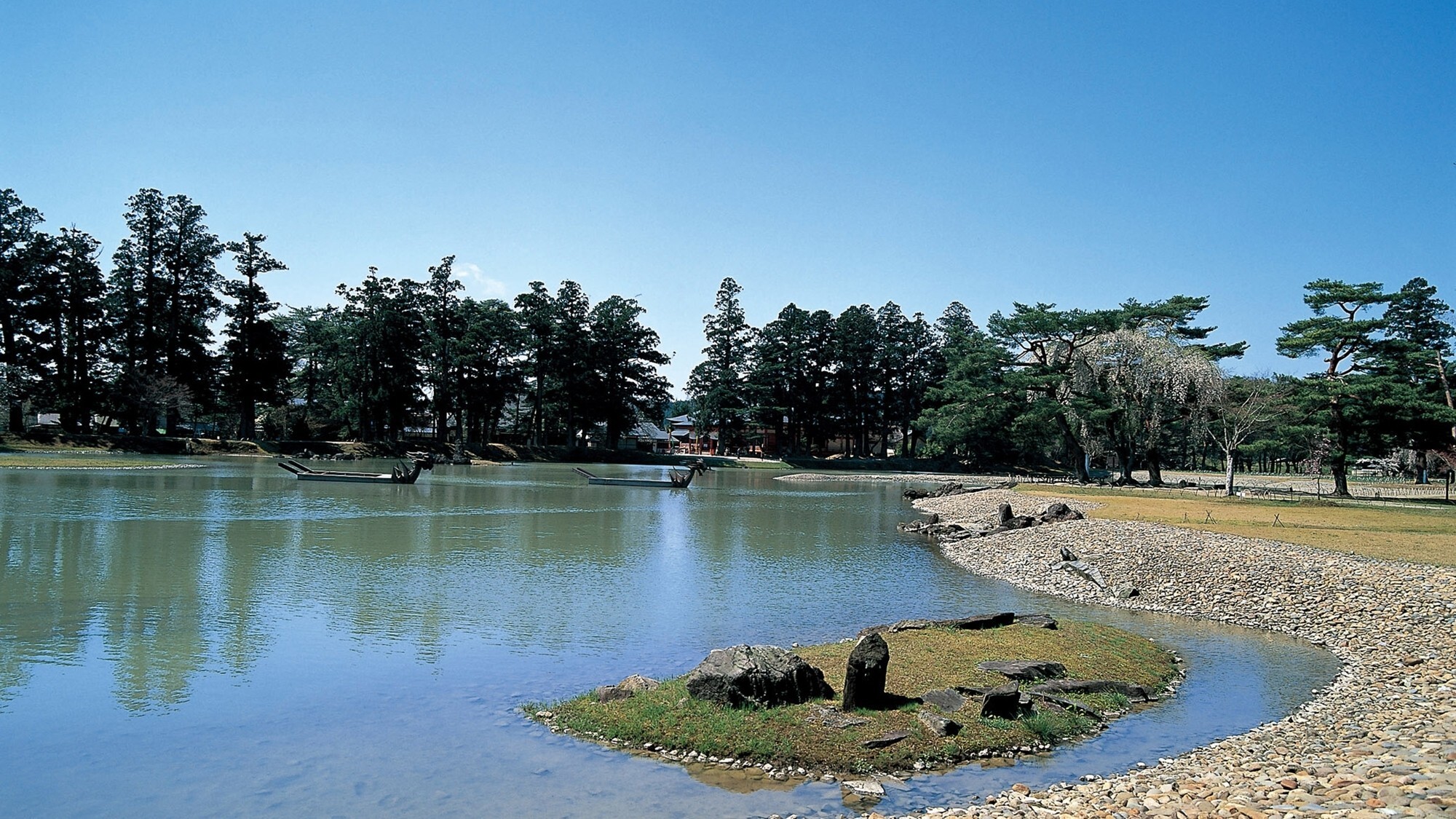 周辺観光│毛越寺（車で約1時間30分）