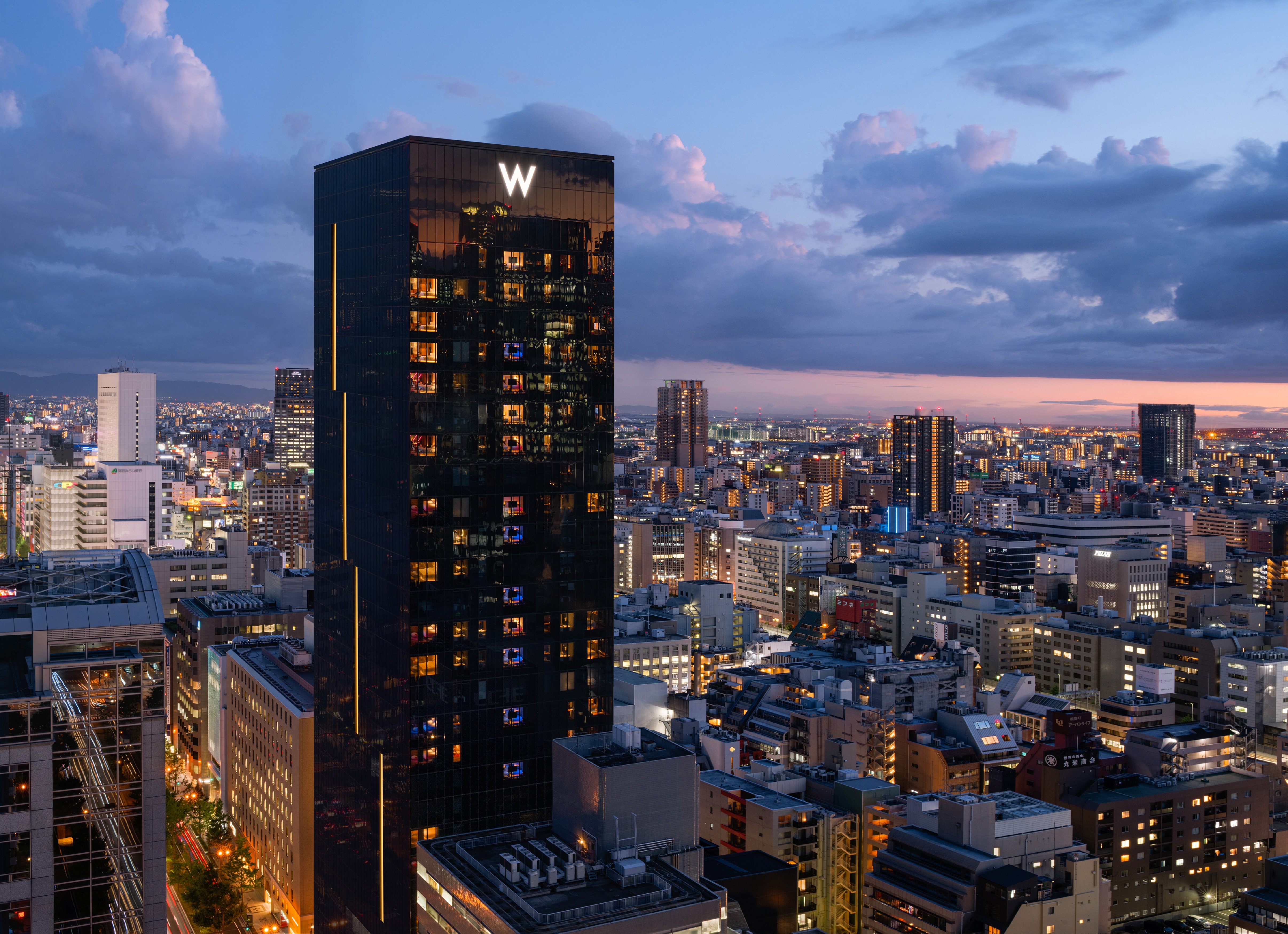 W大阪(外観)