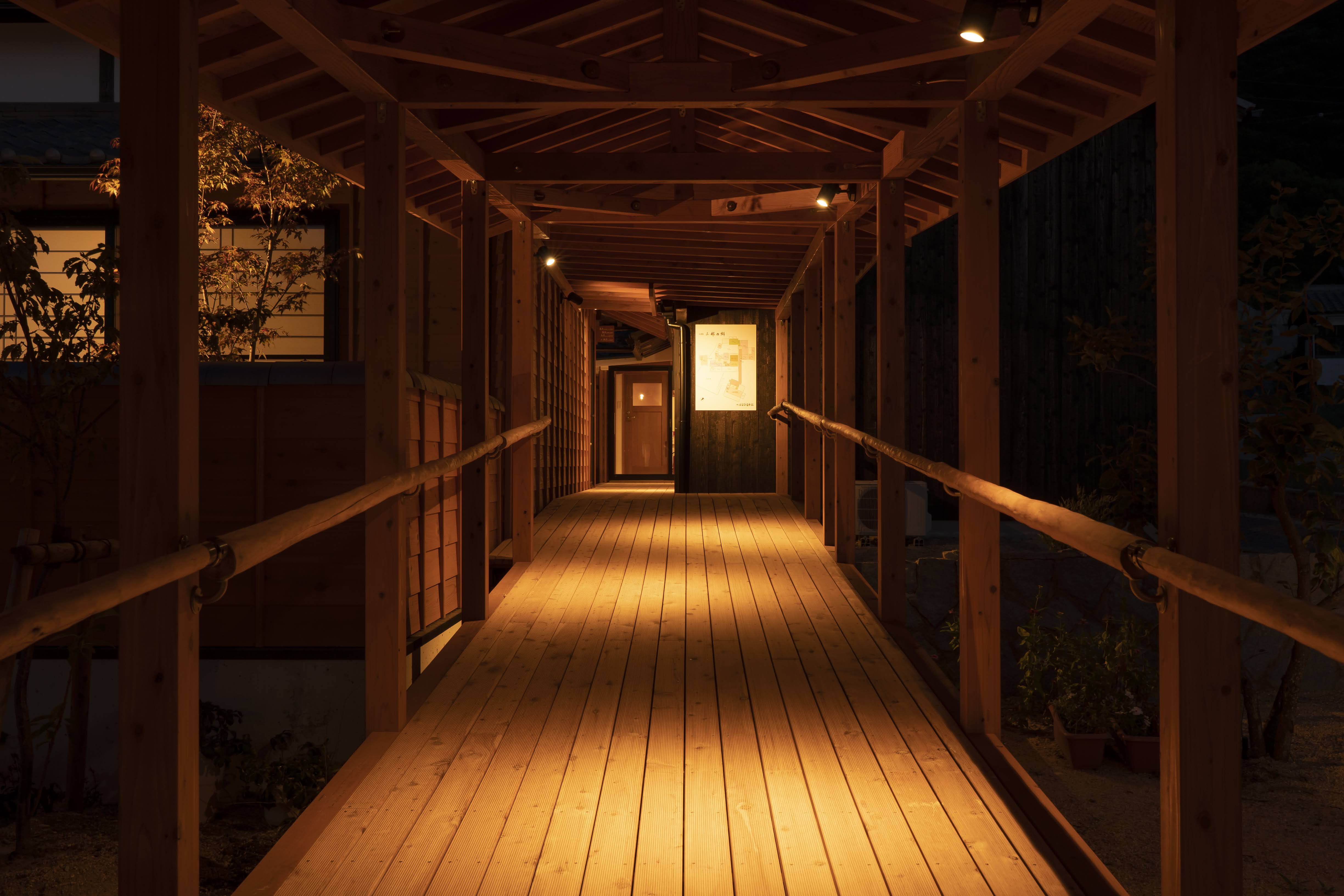 三都の郷　渡り廊下