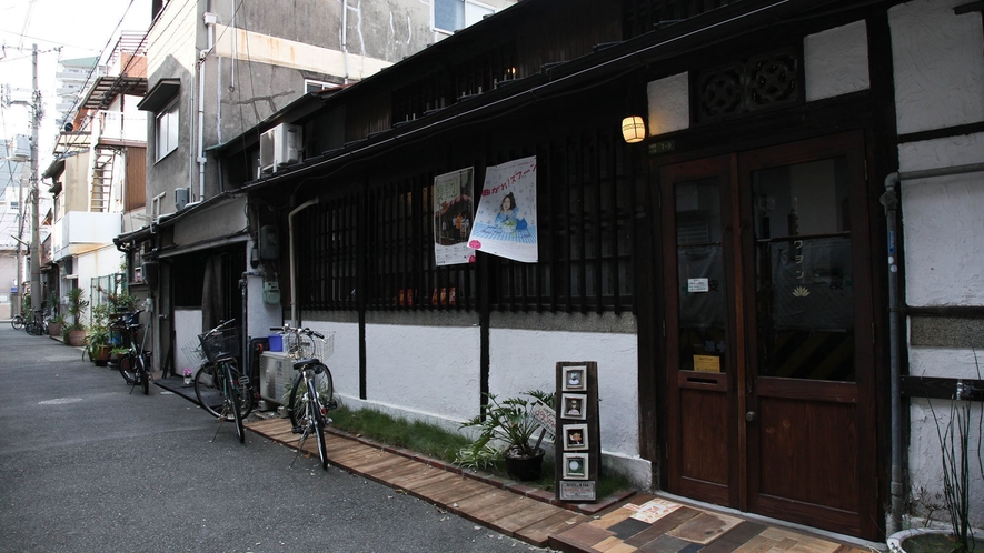【中崎町】モダンな雰囲気の街並みに、カフェなど隠れ家的なお店が点在。