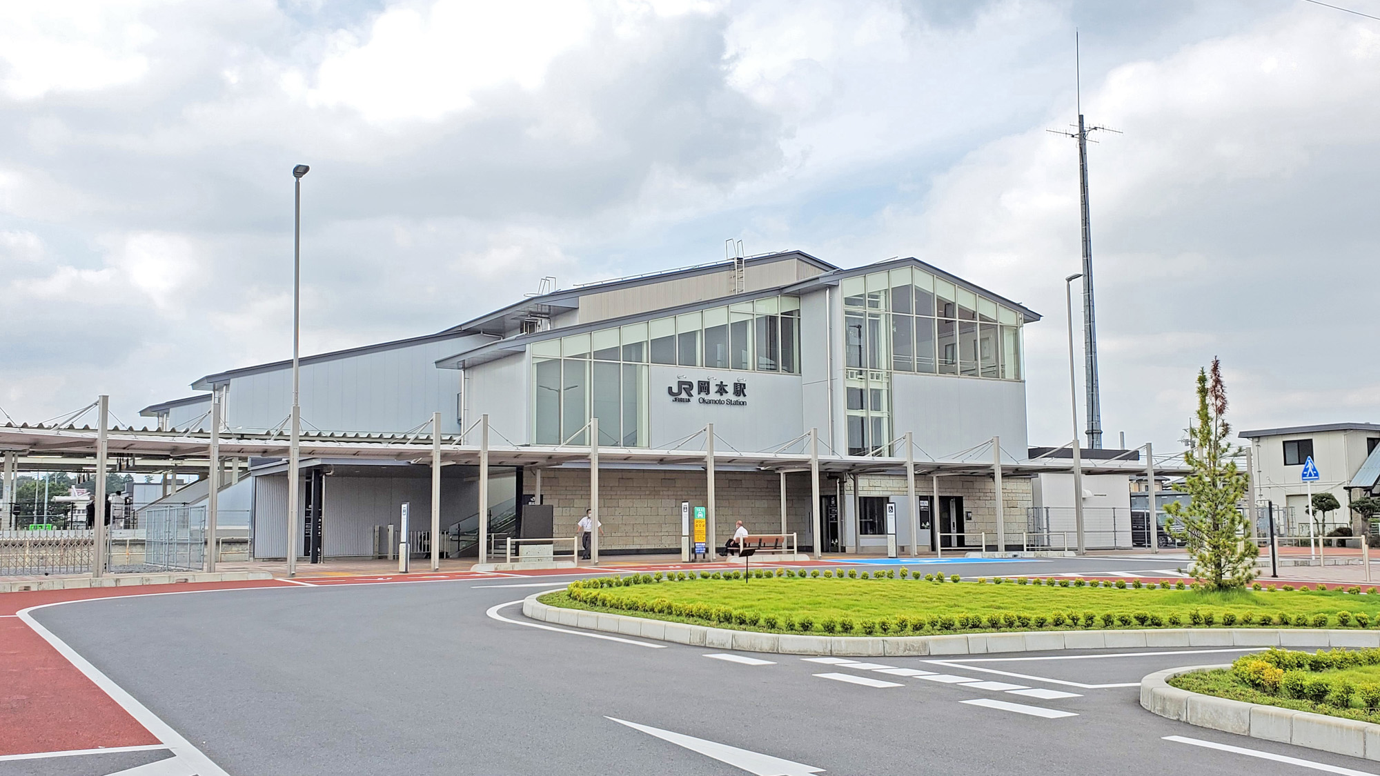 岡本駅から徒歩２分で当館に到着します♪