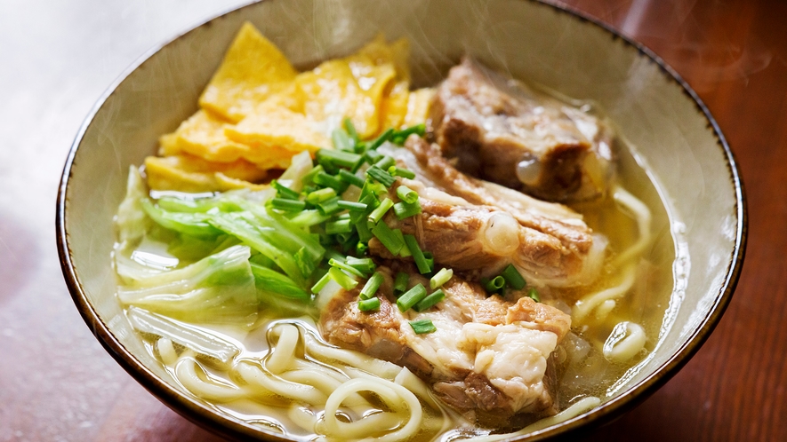 【選べる朝食-りんくる食堂】[徒歩3分]"沖縄のソウルフード"ソーキそば♪完全無添加スープで優しい味