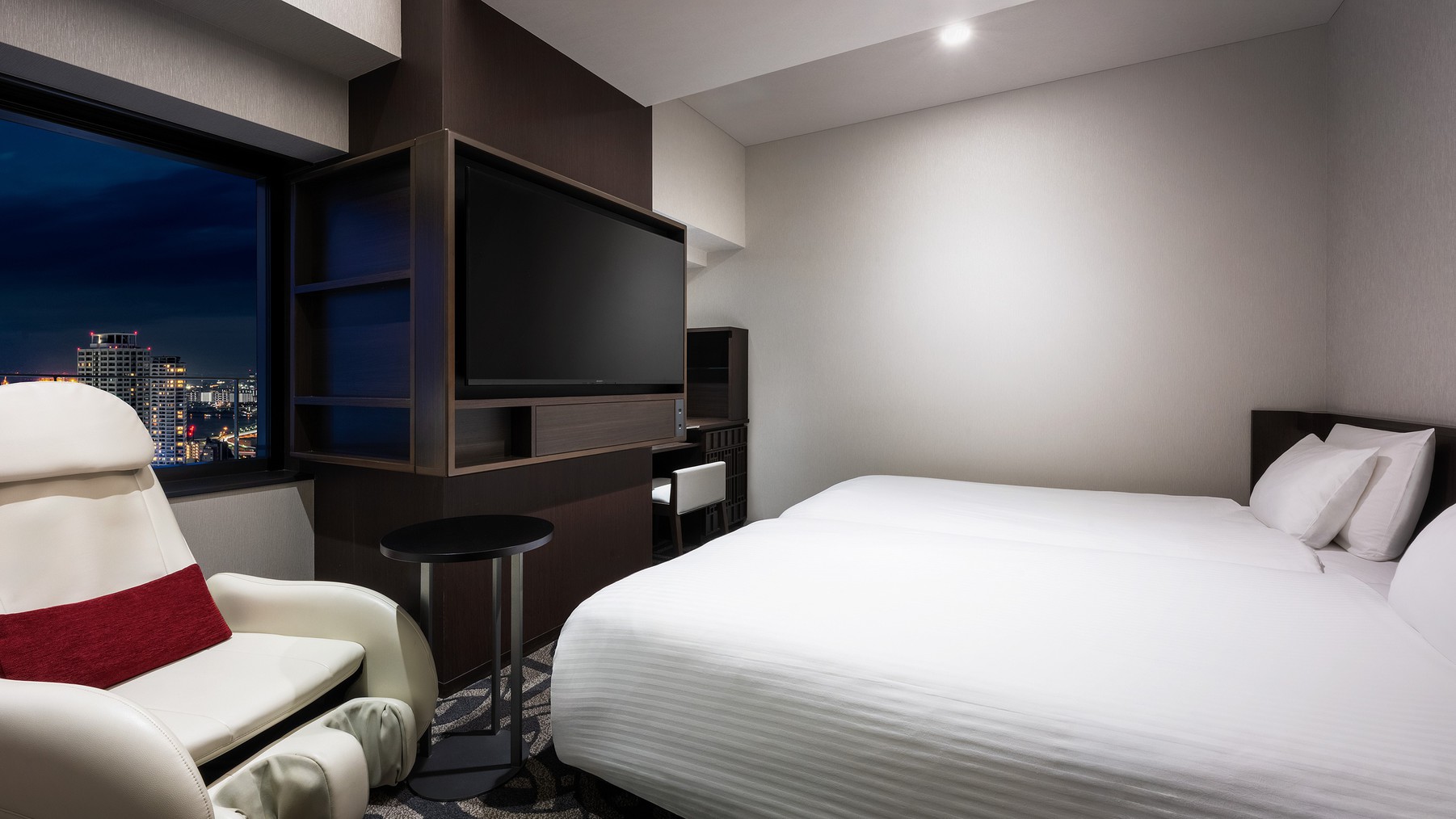 高層階ツイン（海側）【禁煙】～広さ26.0平米～