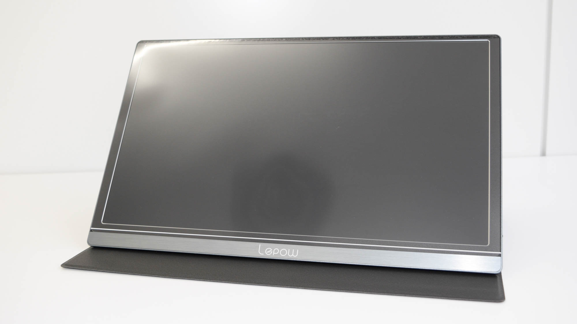 ＜テレワークに便利な貸出備品＞拡張モニター　※数に限りがございますので、予めご了承ください。