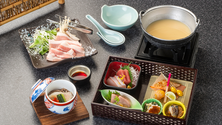 【スタンダード】1泊2食付創作和食膳＋ハーフバイキングプラン