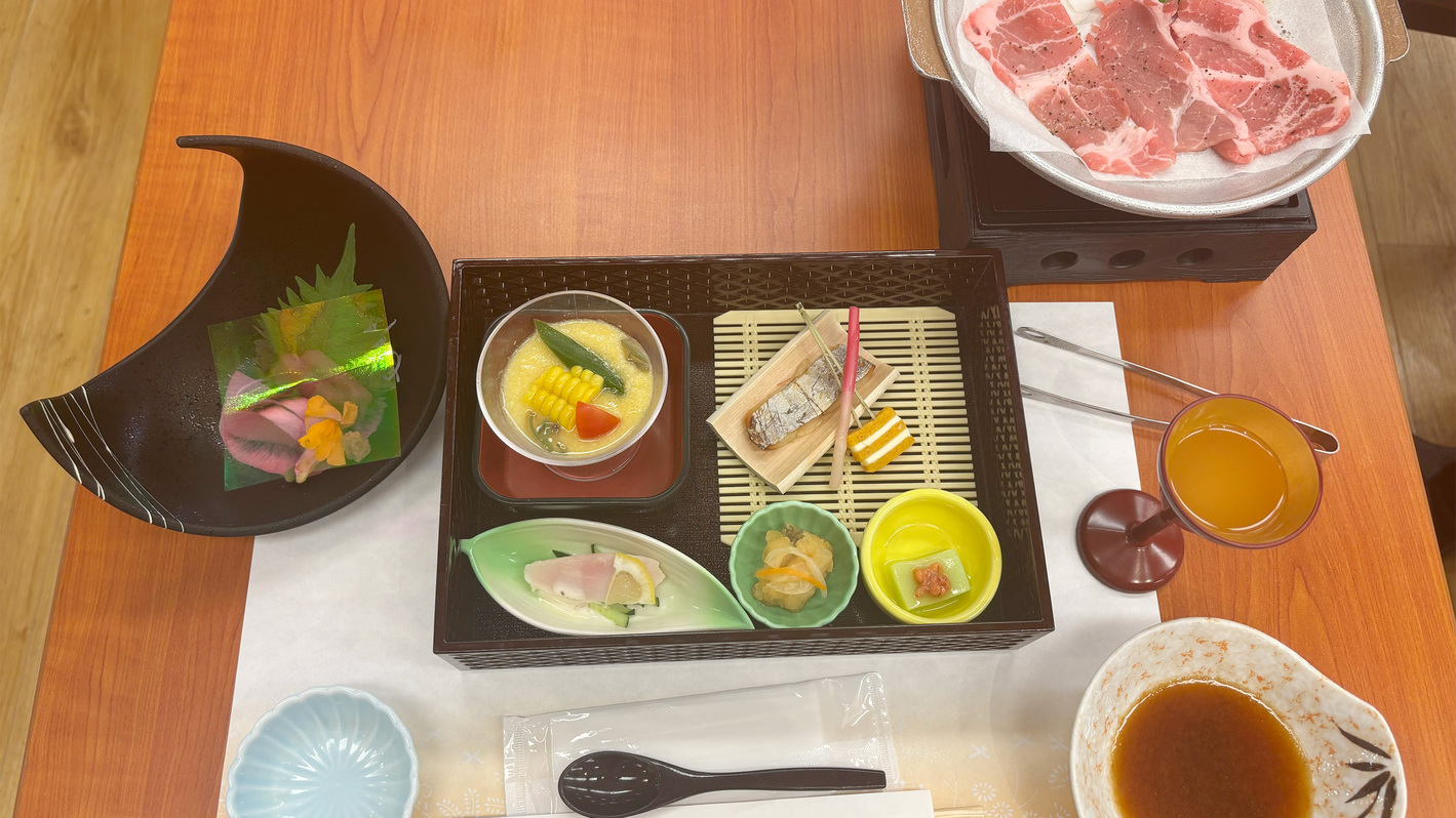 【スタンダード】1泊2食付創作和食膳＋ハーフバイキングプラン