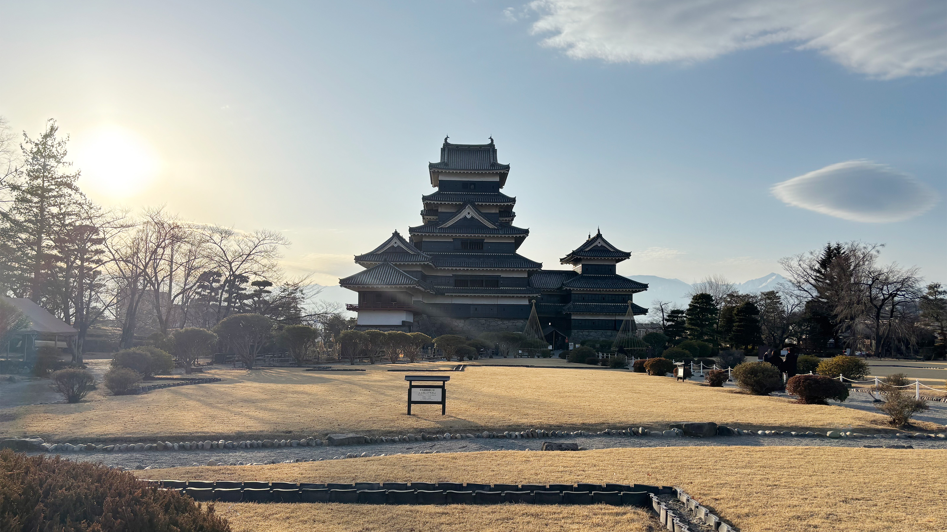 松本城夕日