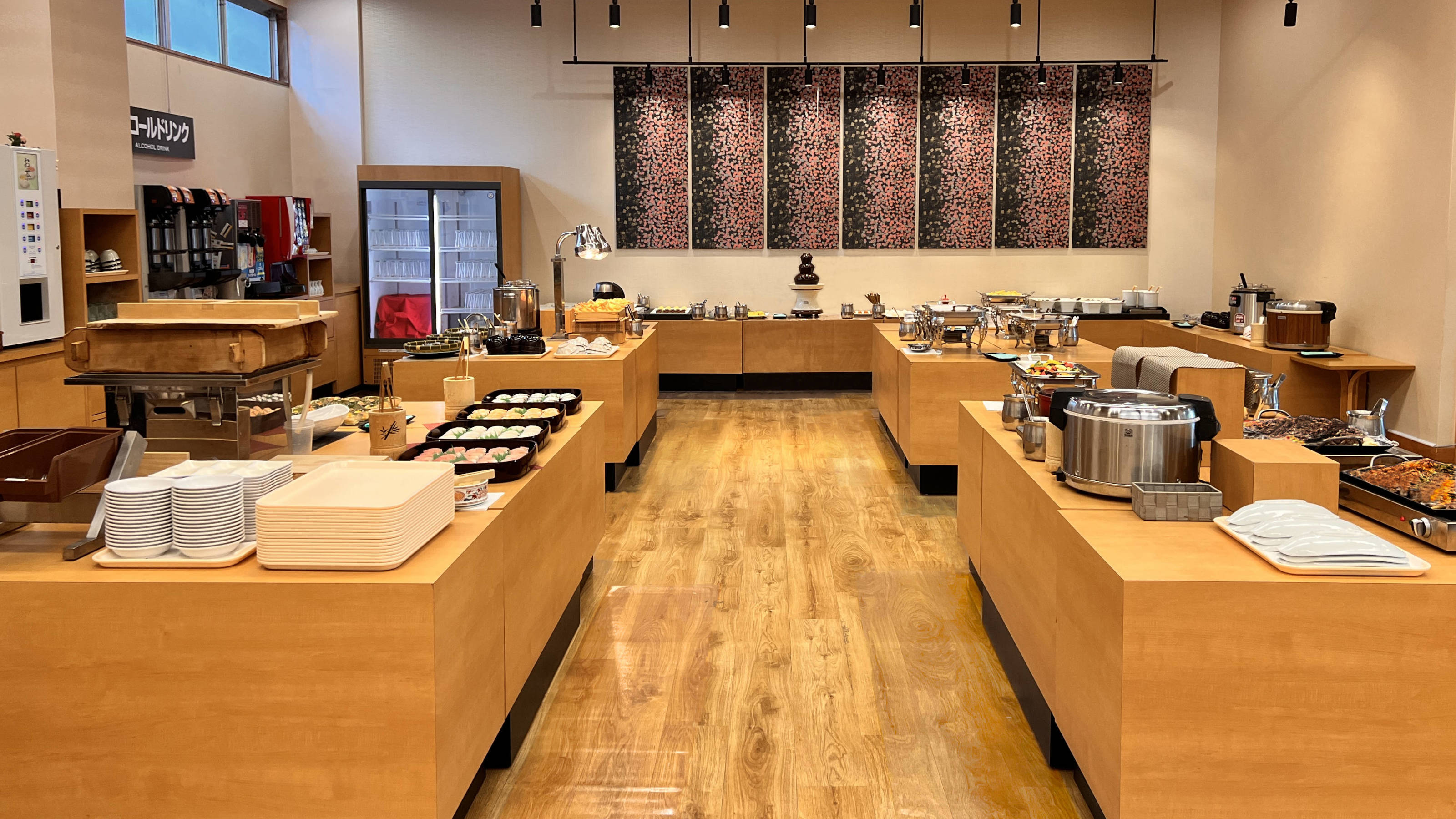 上諏訪温泉 油屋旅館の夕食バイキング会場