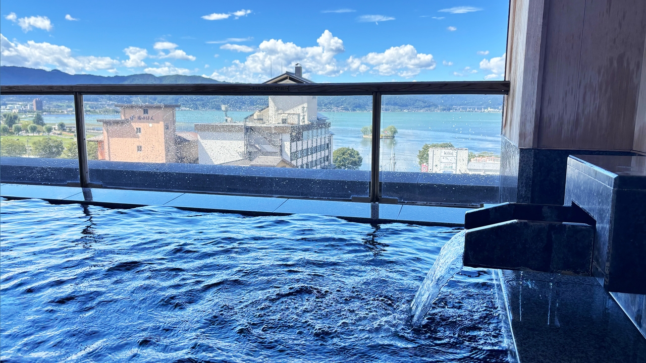 諏訪湖を望む上諏訪温泉 油屋旅館の展望露天風呂