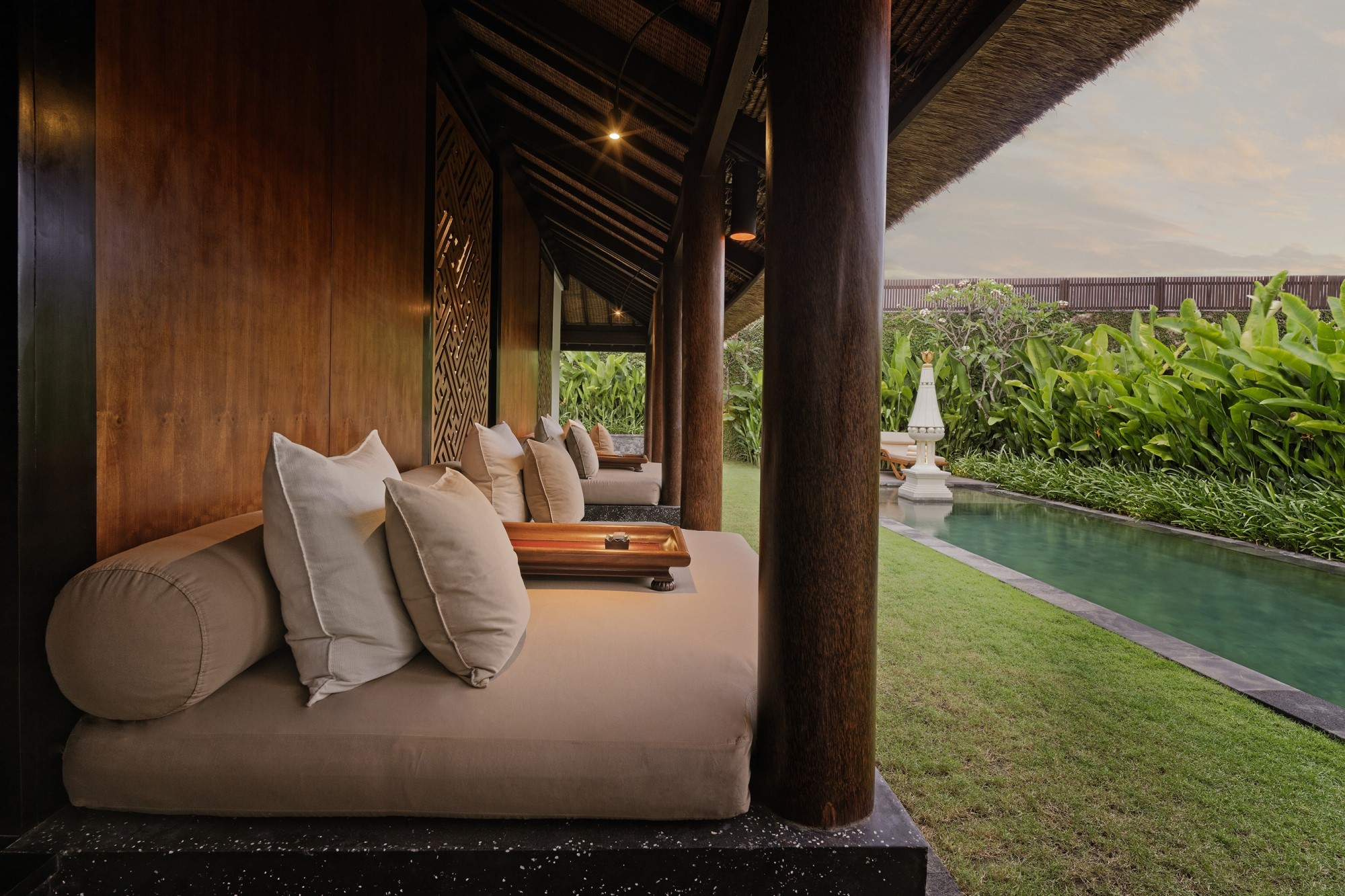 1ベットルームプールヴィラ(400平米) プールサイド　一例