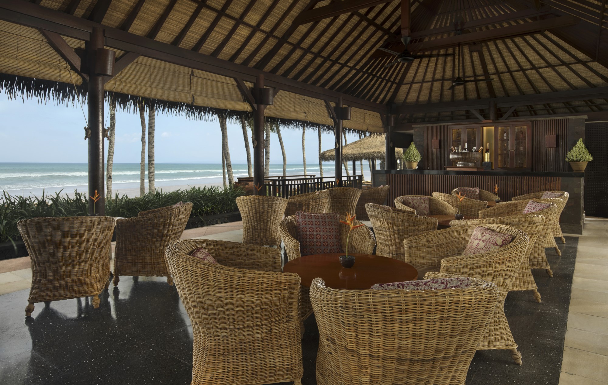 「The Ocean 」シャンパンバー 