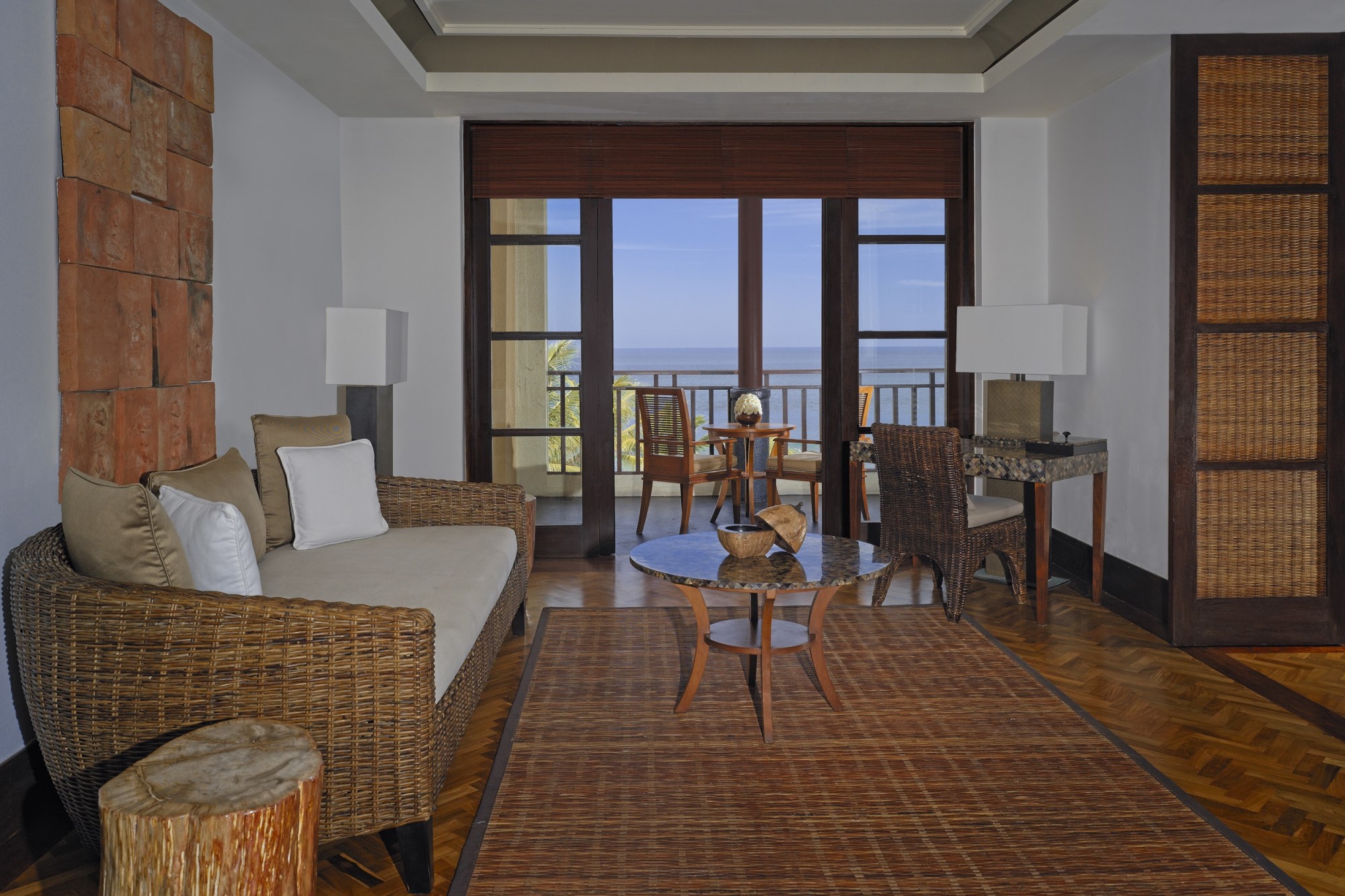 デラックススイート(110平米) リビングエリア　一例