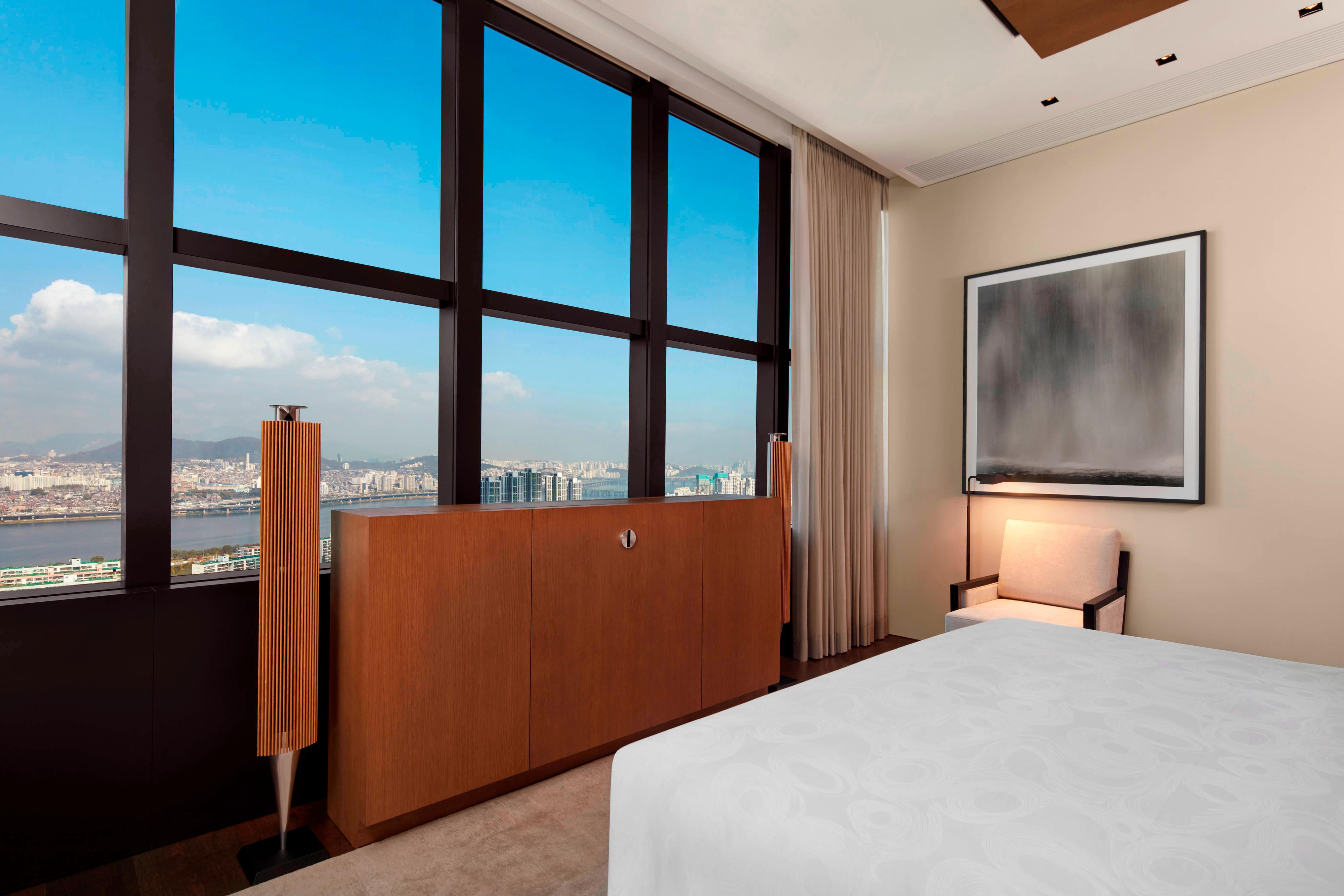 Presidential Penthouse - Bedroom_