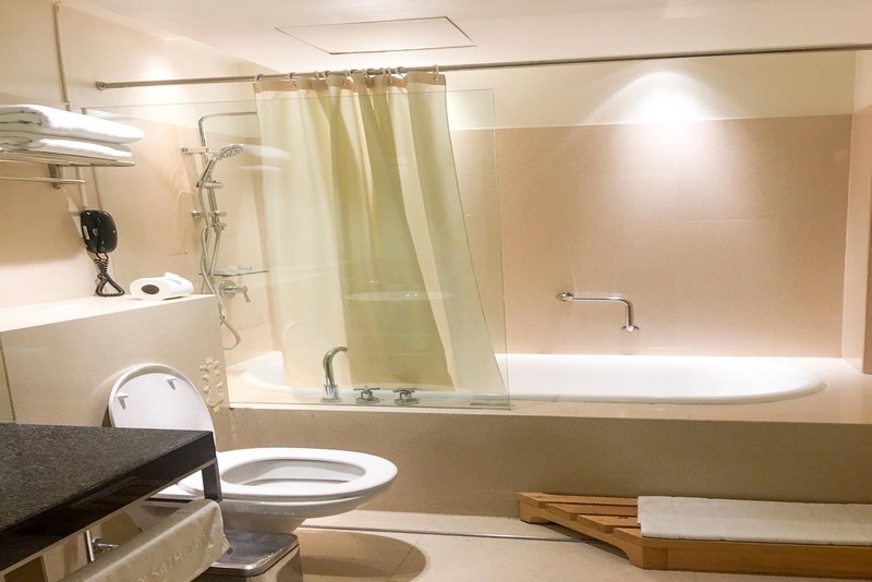 ファミリーコネティングスイート　バスルーム