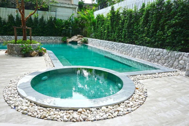 スイミングプール