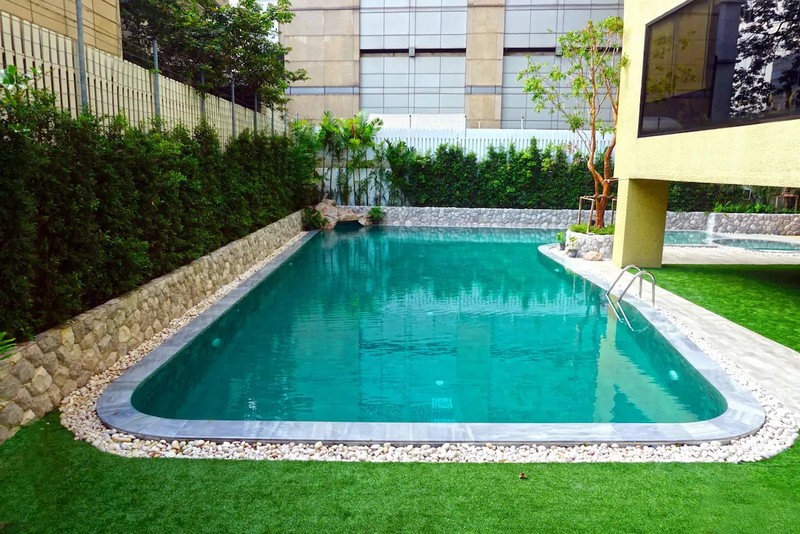 スイミングプール