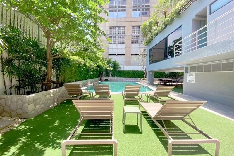 スイミングプール＆サンベッド