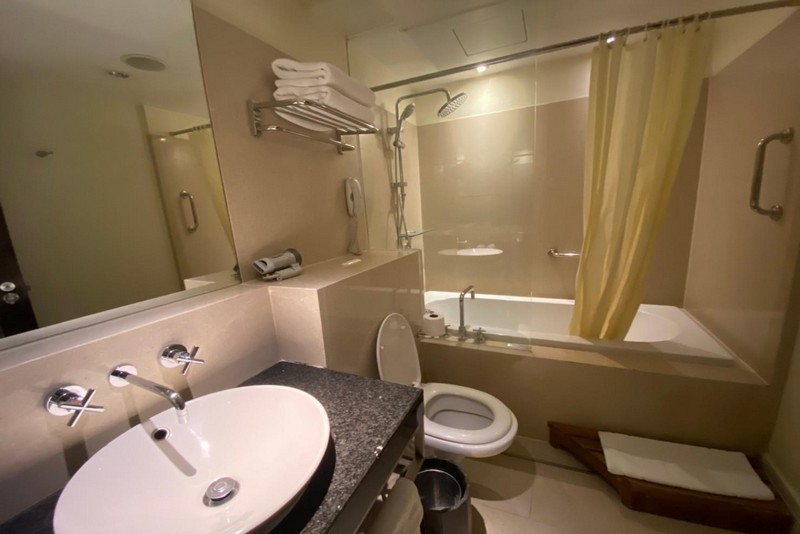 ファミリーコネティングスイート　バスルーム