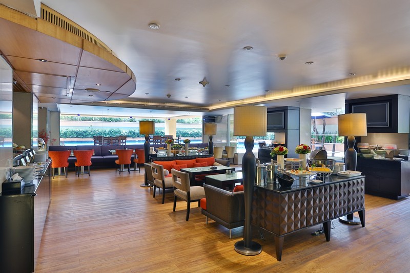 リキッド レストラン & バー