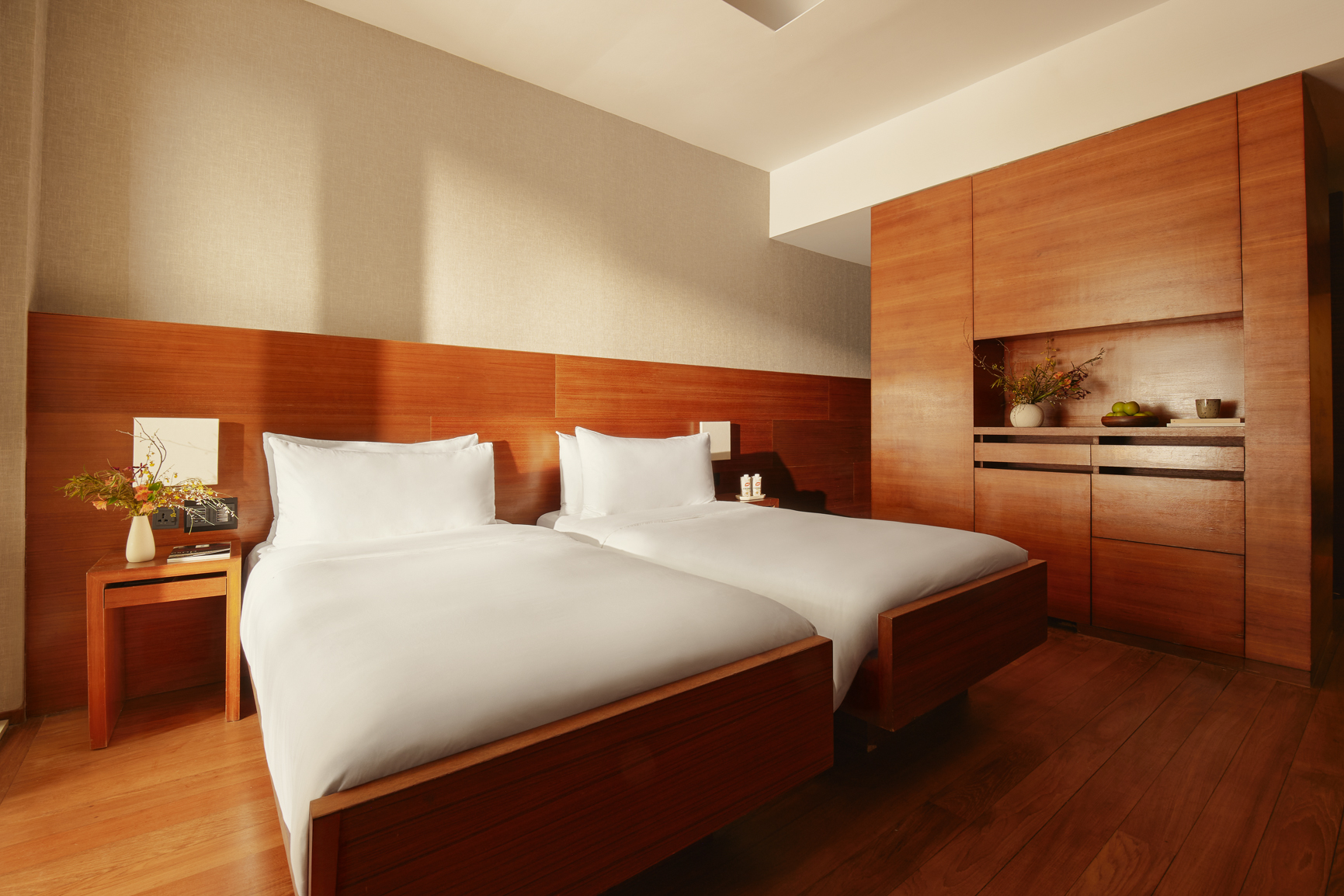 Courtyard Premier Room