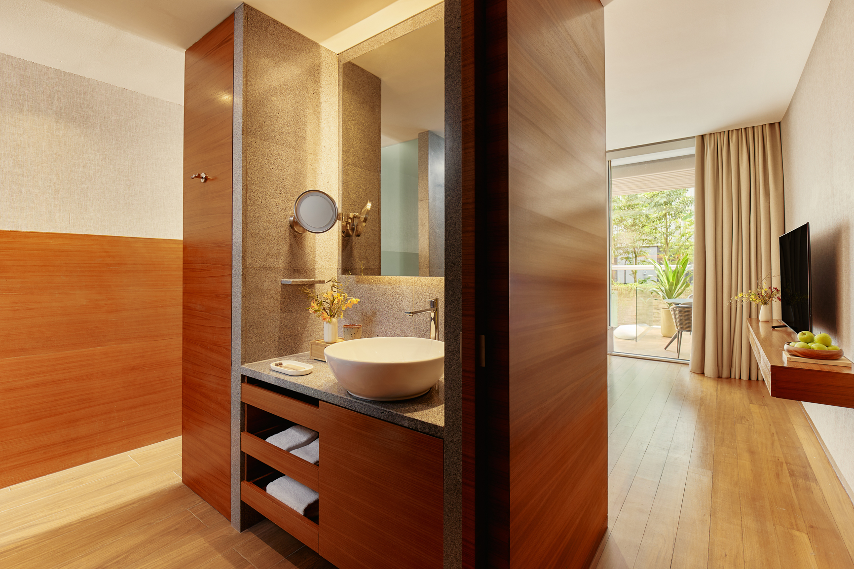 Courtyard Premier Room