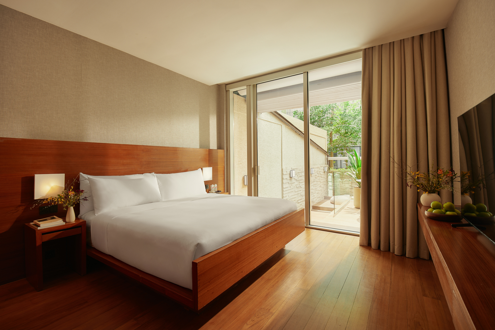 Courtyard Premier Room