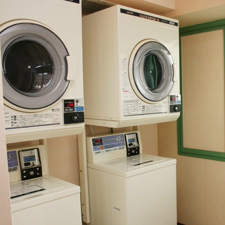 Coin laundry