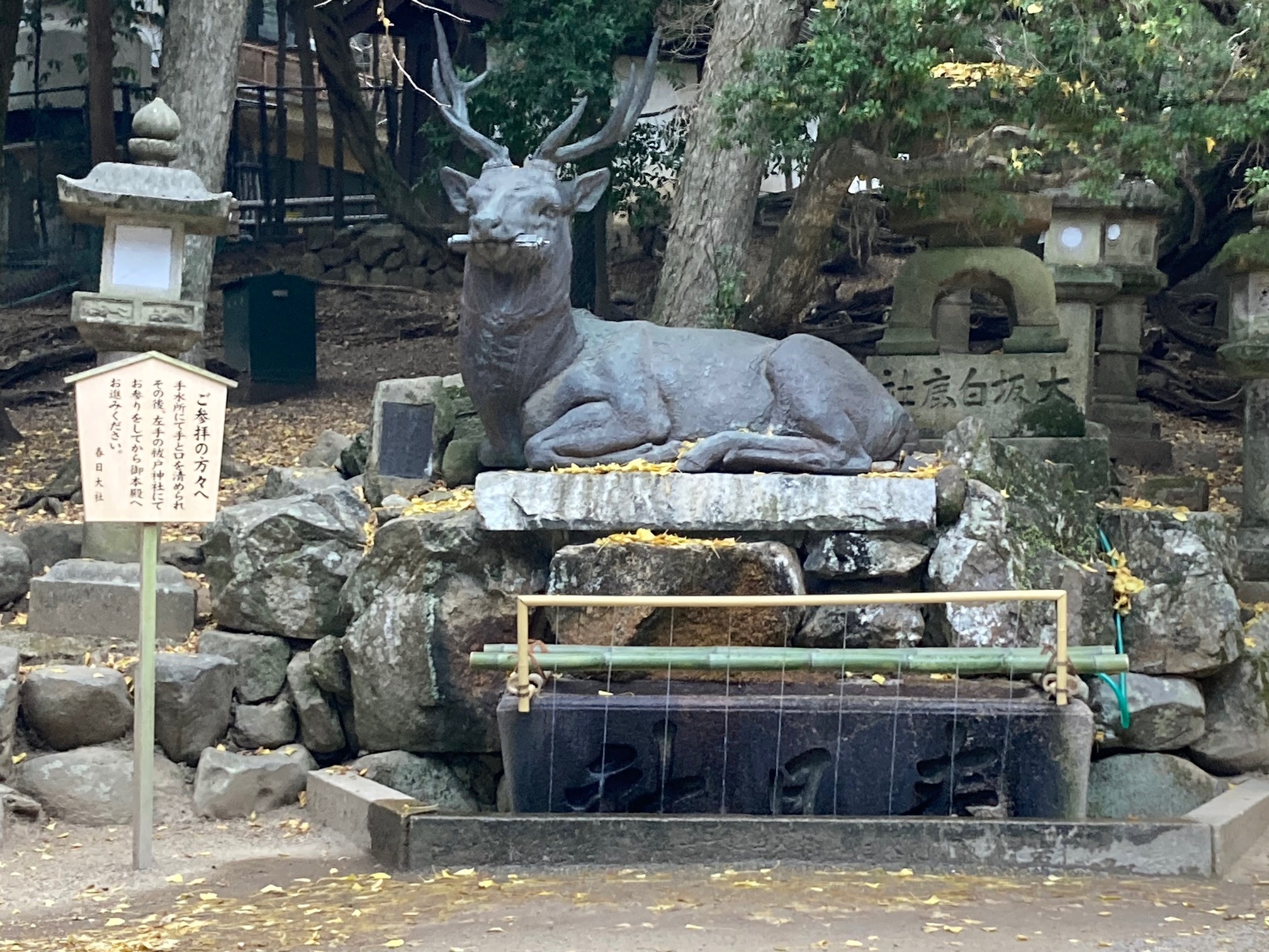 春日大社の鹿石像