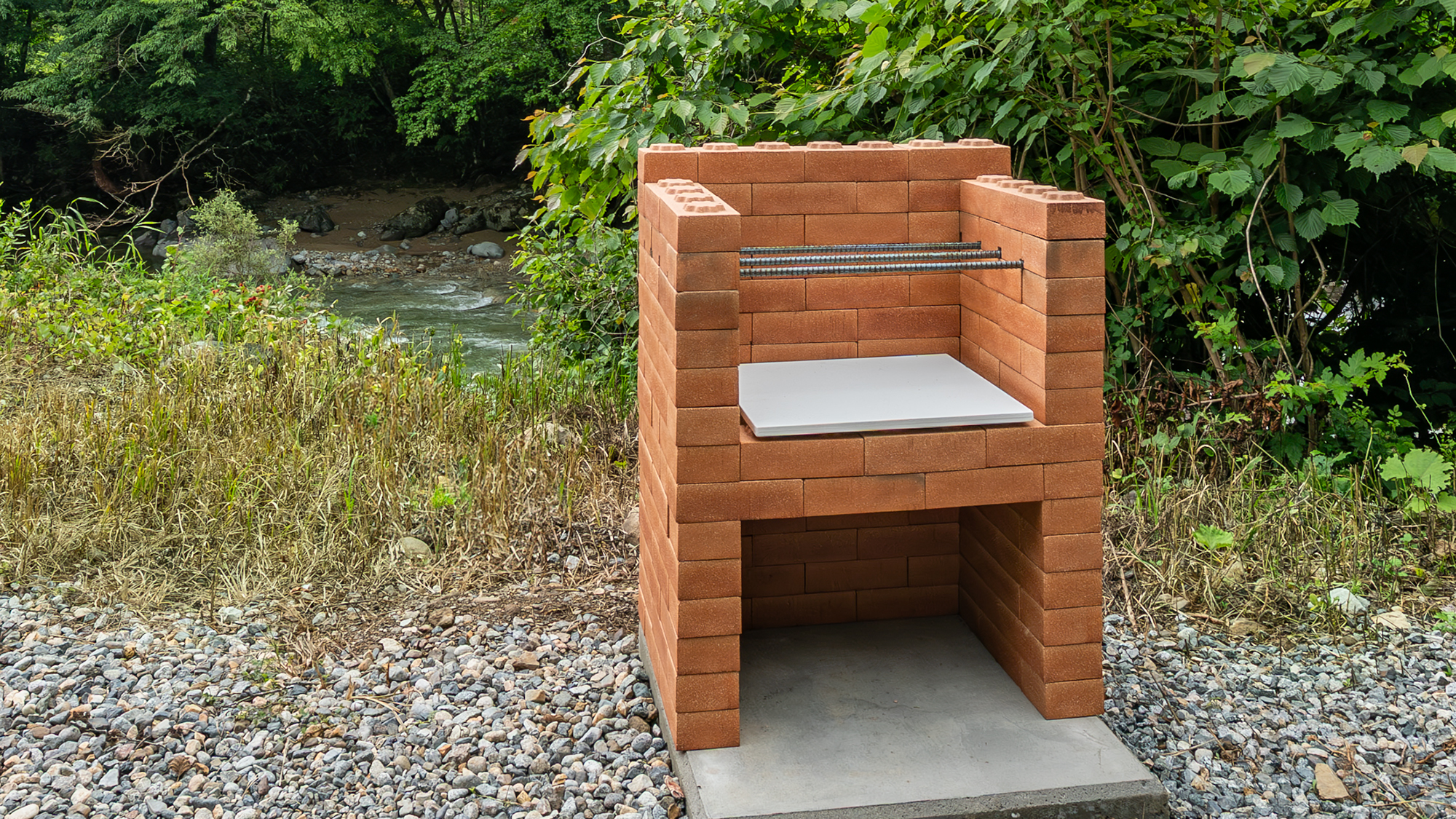 内寸約50&times;40cmで網などが置けるようになっておりますので30cm角の網も使用可能♪