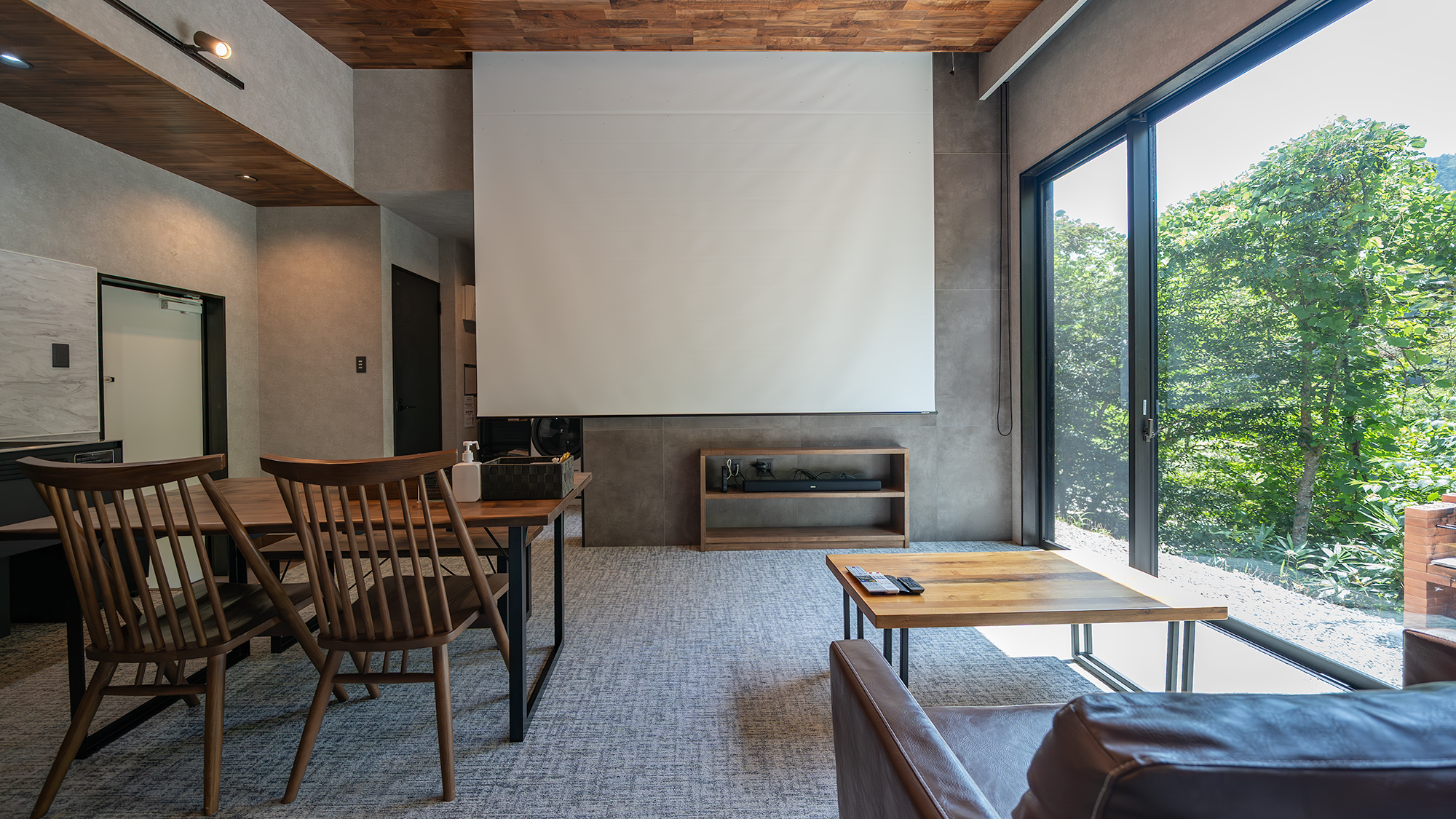 C棟 メインルーム