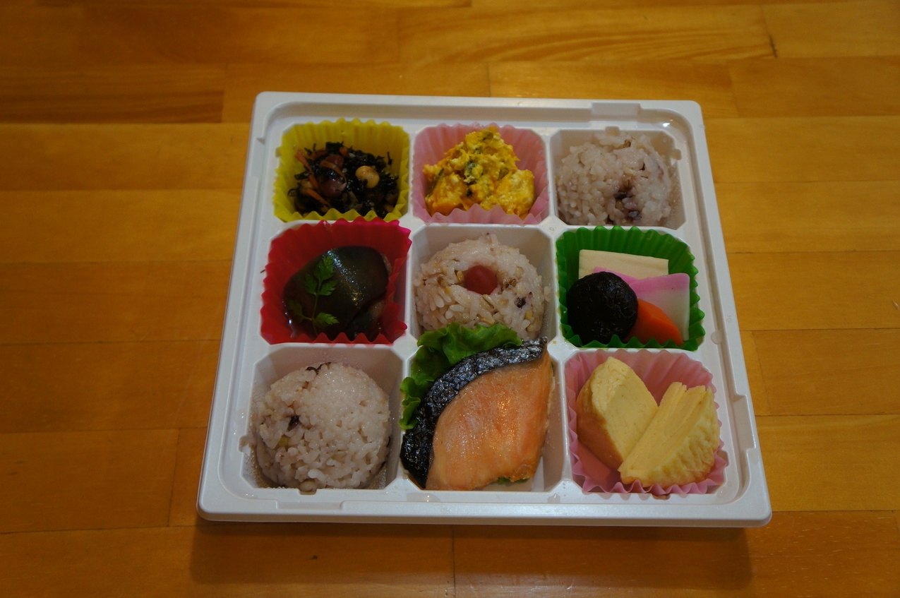 仕出し屋さんからのお弁当朝夕配達　２食付きプラン