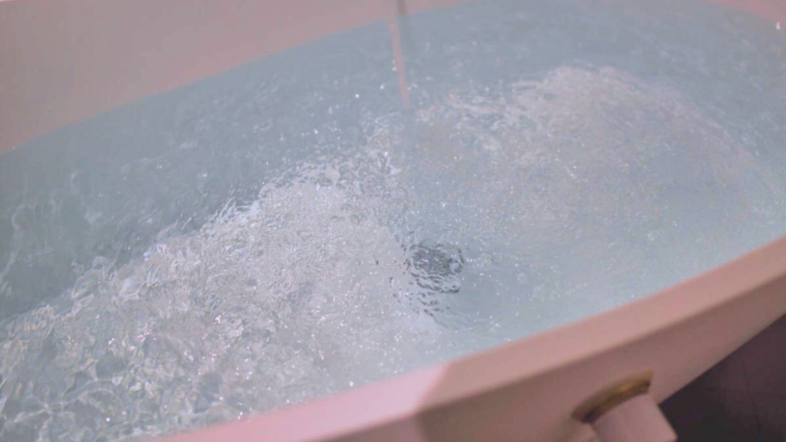 ◆純生♪個室温泉風呂♪ご利用直前に源泉を満たします