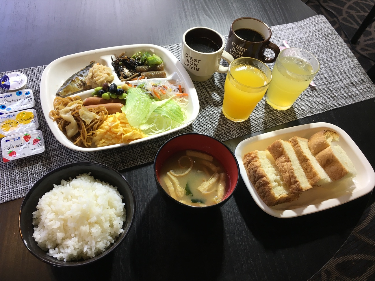 【楽天ポイント10倍】お客様に感謝の10倍プラン【朝食・駐車場・ランドリー等々無料サービス付】