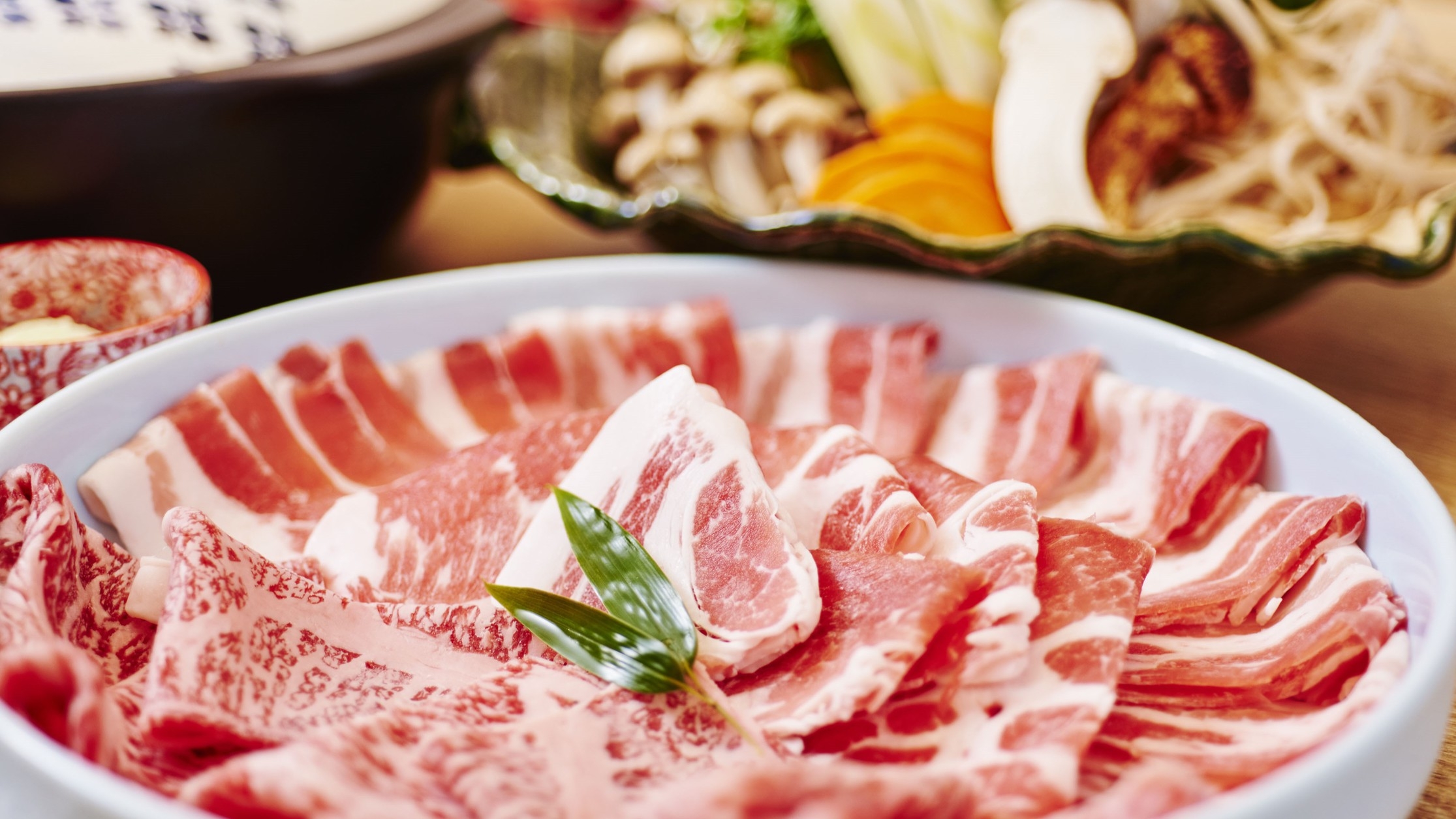 【南の宝箱　鹿児島】食事無料グレードUP＆ワンドリンク！黒毛和牛×黒豚食べ比べしゃぶしゃぶ懐石プラン