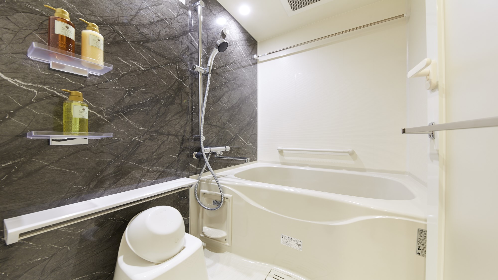 全室バスタブ付バスルーム♪