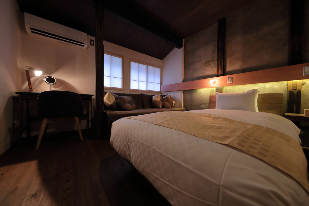 山吹・寝室　ソファは3台目のベッドとしての利用も可能