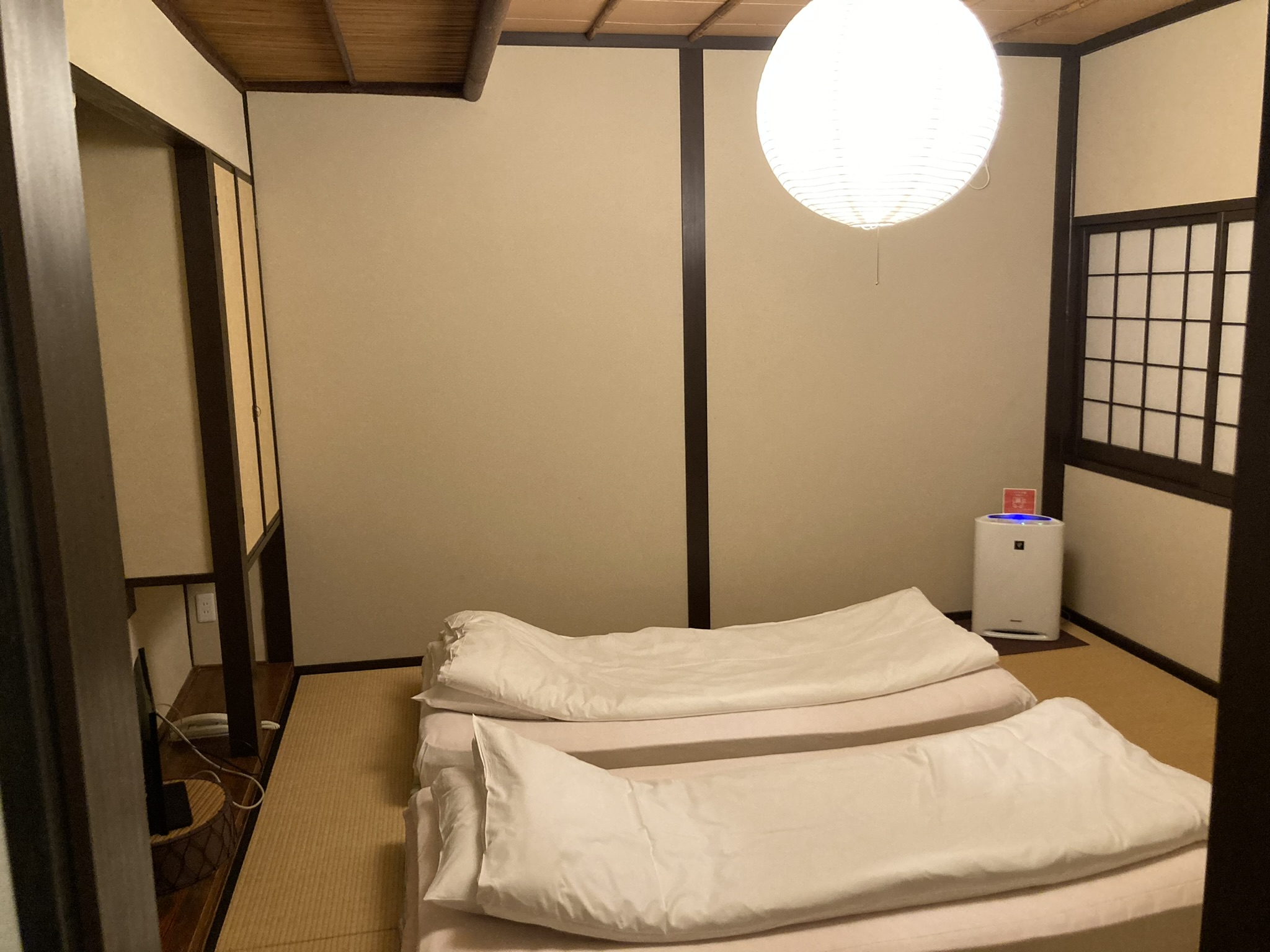 桟橋側から離れた客室。静かでゆったりとした空間になっております【上弦】