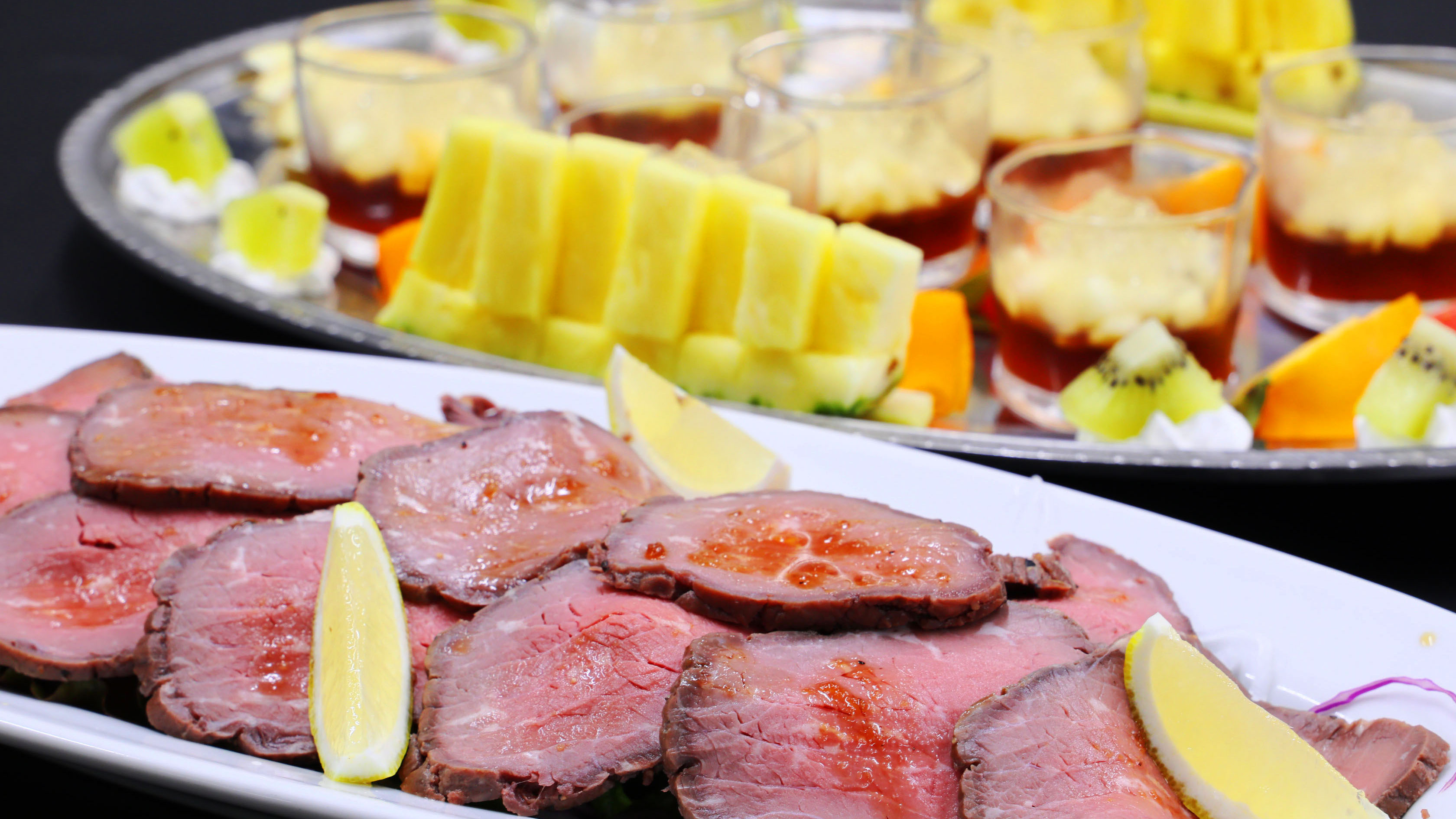 はなれ-ビュッフェ-■ローストビーフなど