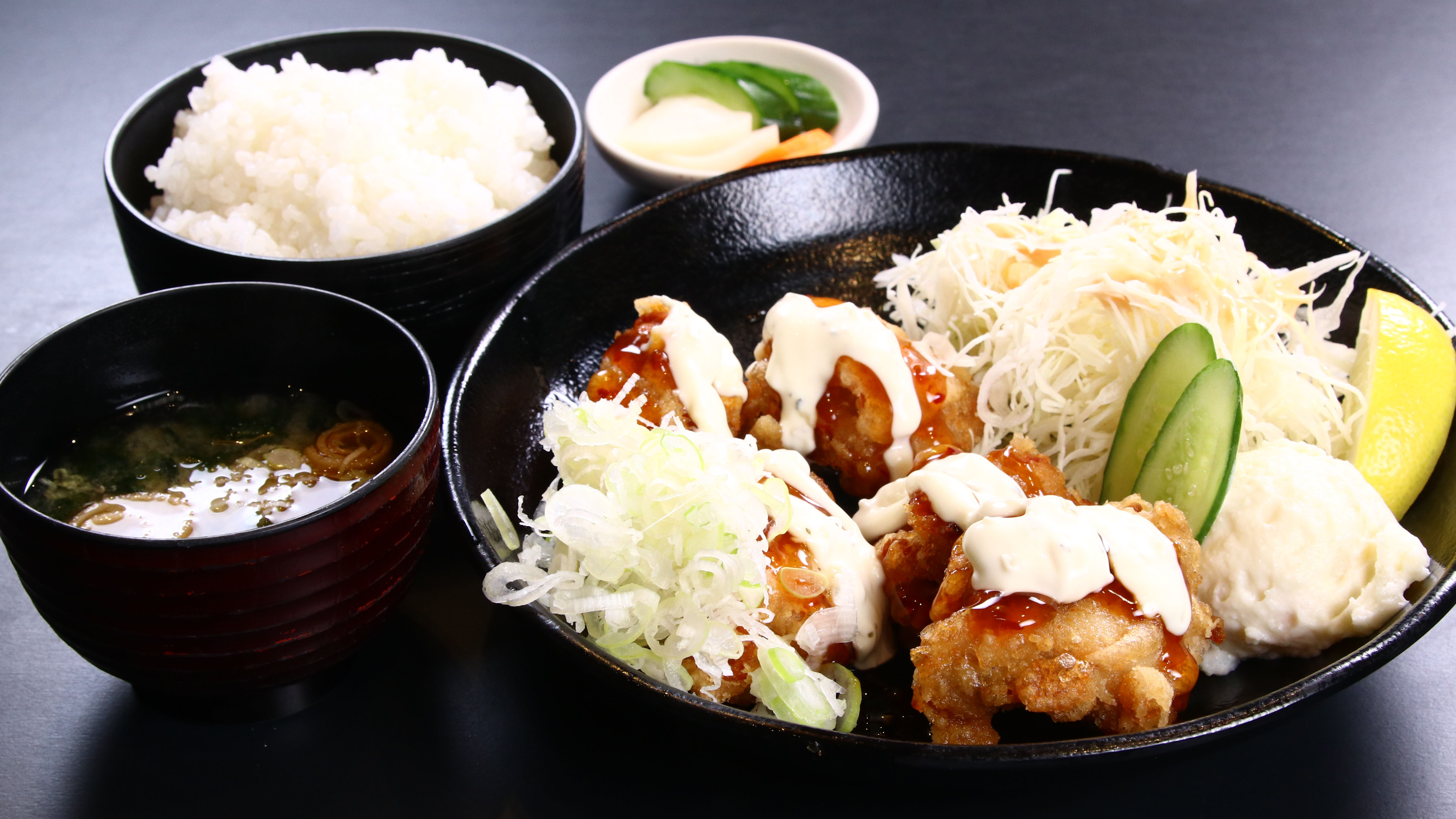 選べるビジネス定食一例　チキン南蛮