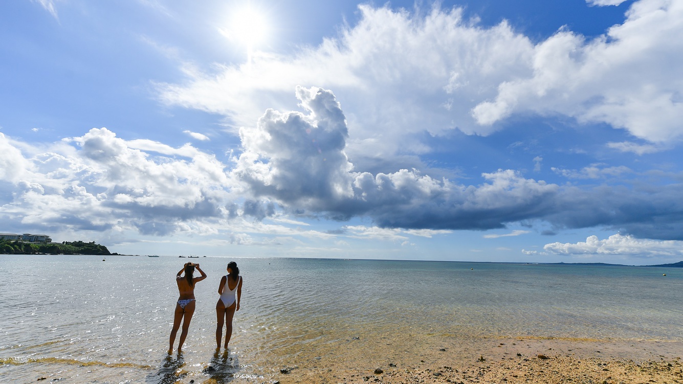 【朝食付き】全室ジャグジー付き！沖縄の海と空を贅沢に堪能するリゾートステイ