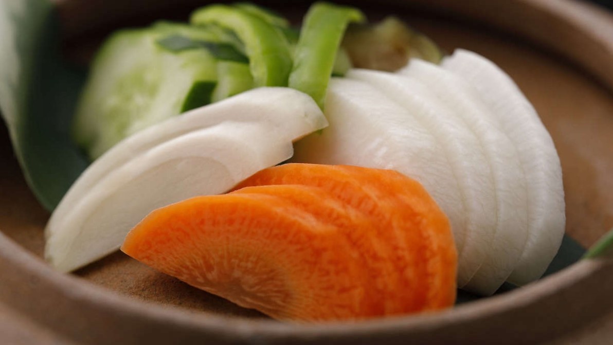 ご朝食：当館自慢の「幸せの笊盛り御膳」