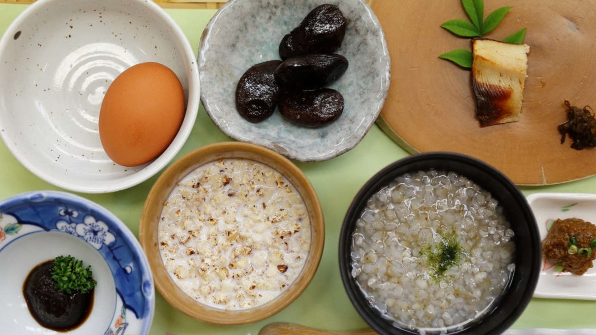 ご朝食：当館自慢の「幸せの笊盛り御膳」