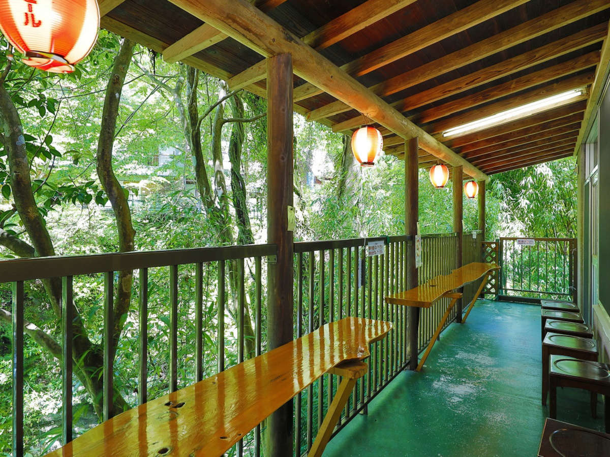 食事処：まない