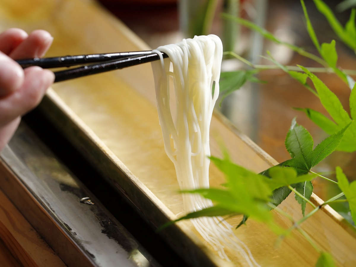 千穂の家：流しそうめん