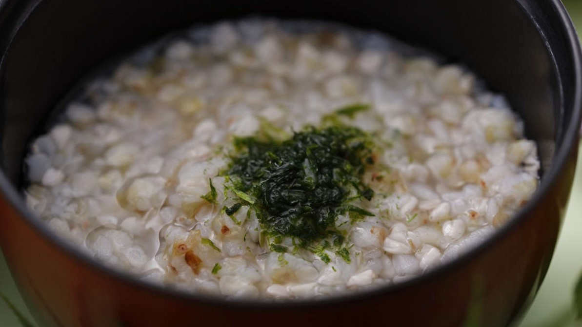 ご朝食：当館自慢の「幸せの笊盛り御膳」