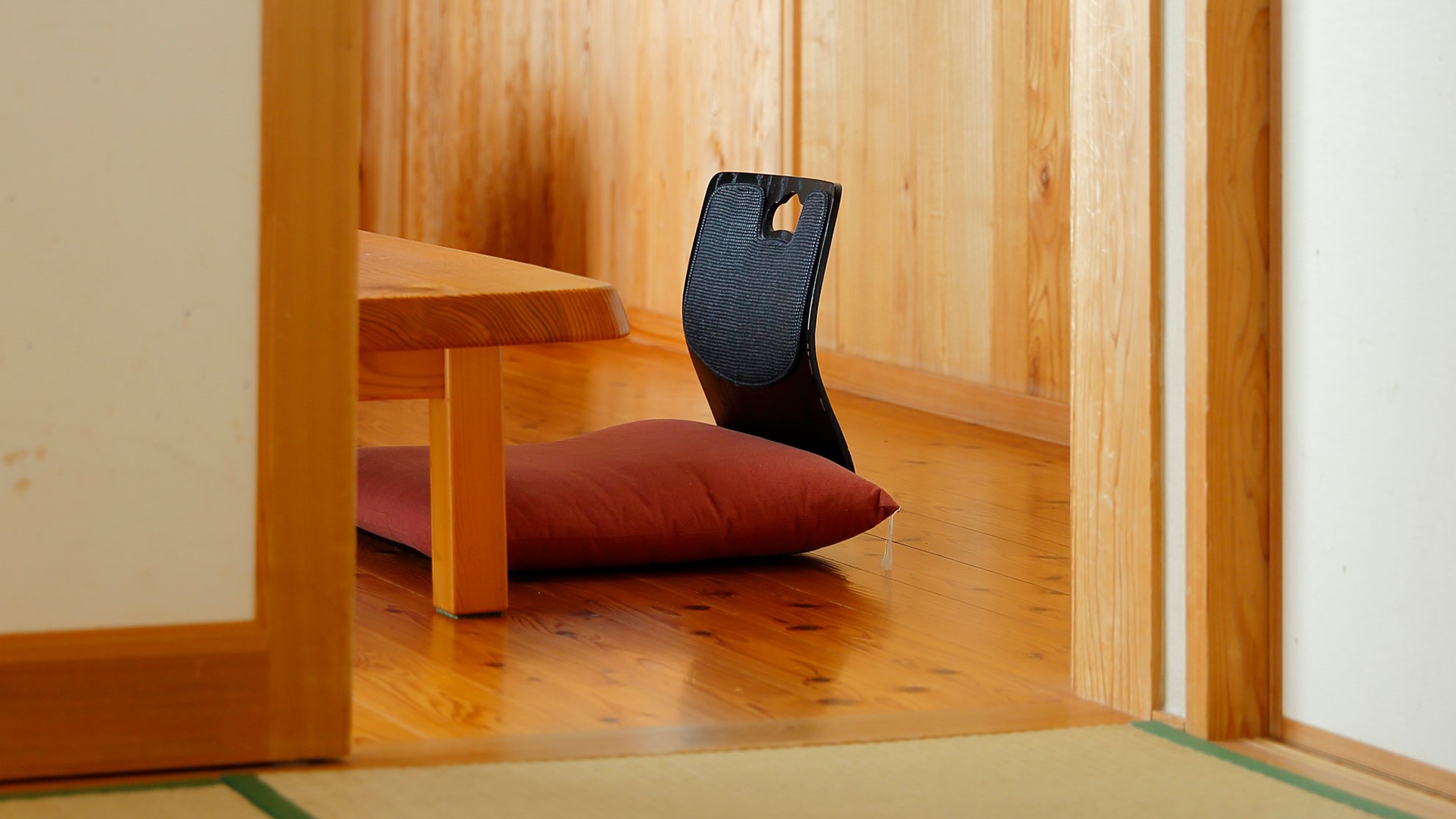 離れ和室【瑠璃】（6畳＋4.5畳）