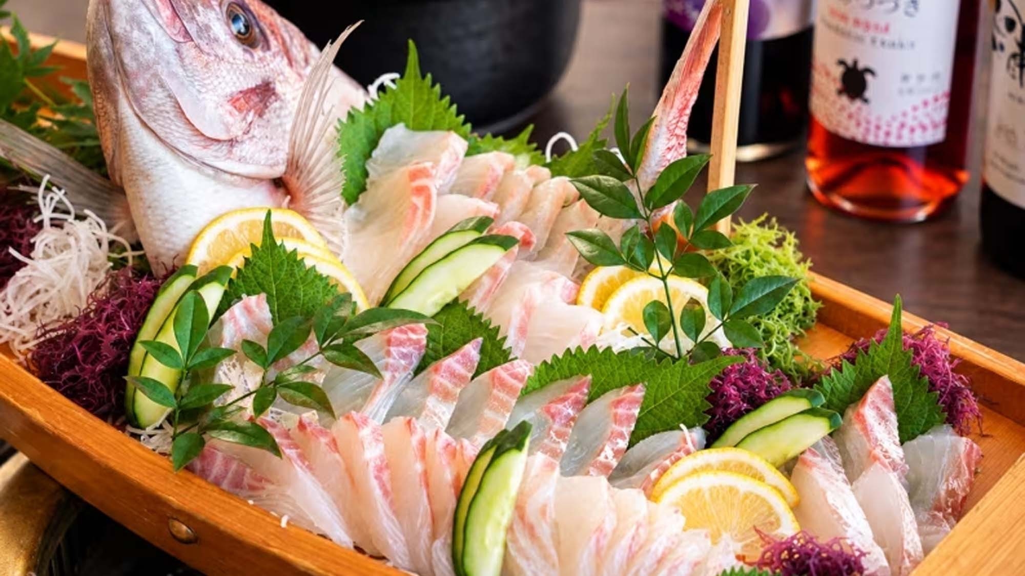 【地元食材を味わう】宗像牛×あなご×ジャパンサーモン　生け簀で鯛すくい体験＆豪華船盛り！【1泊夕食】